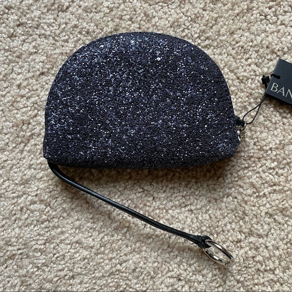 NWT Banana Republic Power Up Charging Pack with Mini Wallet/Purse - Picture 2 of 10